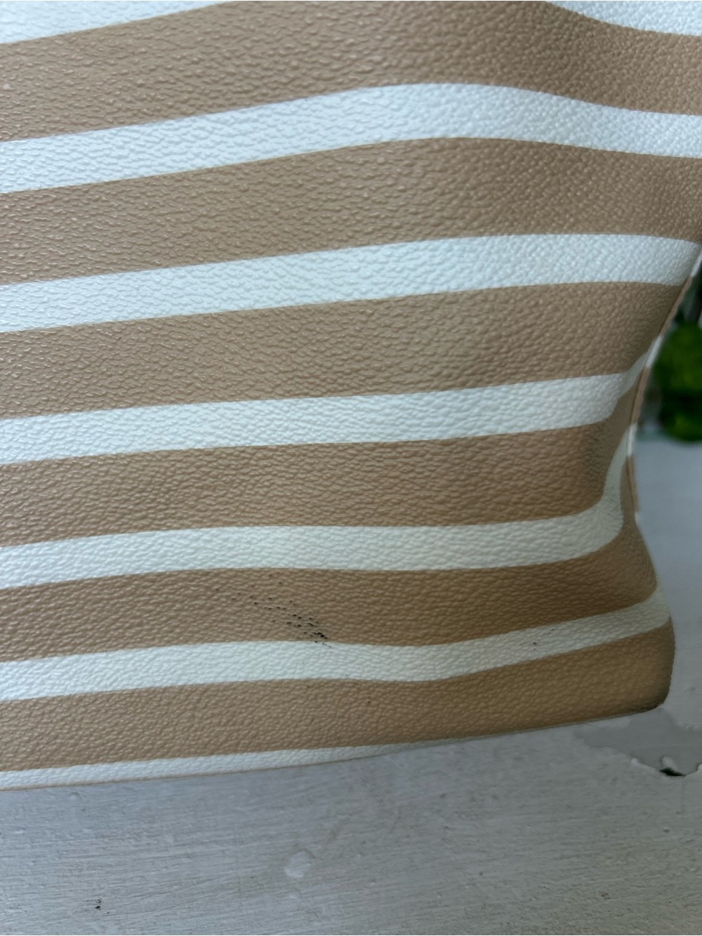 Kate Spade New York Hyde Lane Stripe Riley Tote Beige Cream Shoulder Bag - Picture 11 of 16